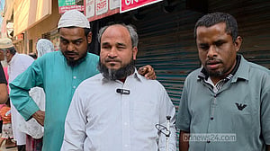 দৃষ্টিহীনতার কাছে হার মানেনি নাগরিক দায়িত্ব