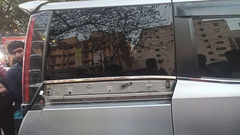 নাসীরুদ্দীন পাটওয়ারীর গাড়ির পার্টস ‘চুরি’