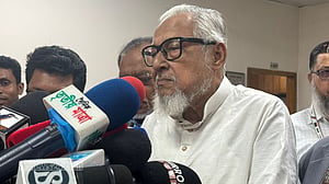 নজরুল ইসলাম খান হাসপাতালে