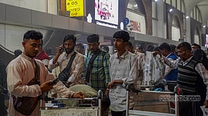 ফ্লাইট বাতিল হওয়া যাত্রীদের রাত্রিযাপনের ব্যবস্থা করছে সরকার