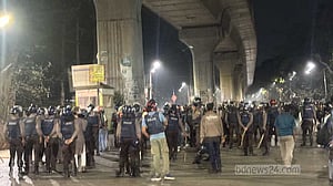 শাহবাগে কাঁদুনে গ্যাসে ছত্রভঙ্গ ইনকিলাব মঞ্চ, চলছে ধাওয়া পাল্টা ধাওয়া
