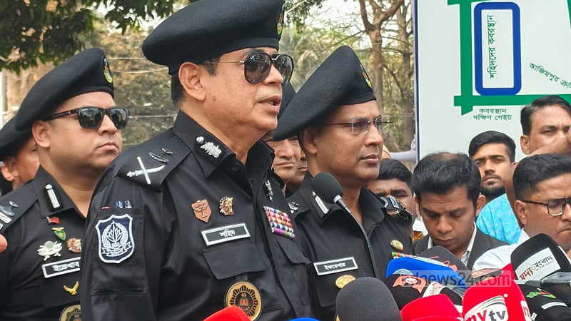 দাবি আদায়ের নামে জনগণকে জিম্মি করা চলবে না: র‌্যাব মহাপরিচালক