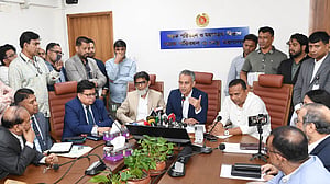 ‘সমঝোতার ভিত্তিতে’ নেওয়া টাকা চাঁদা নয়: সড়ক পরিবহনমন্ত্রী