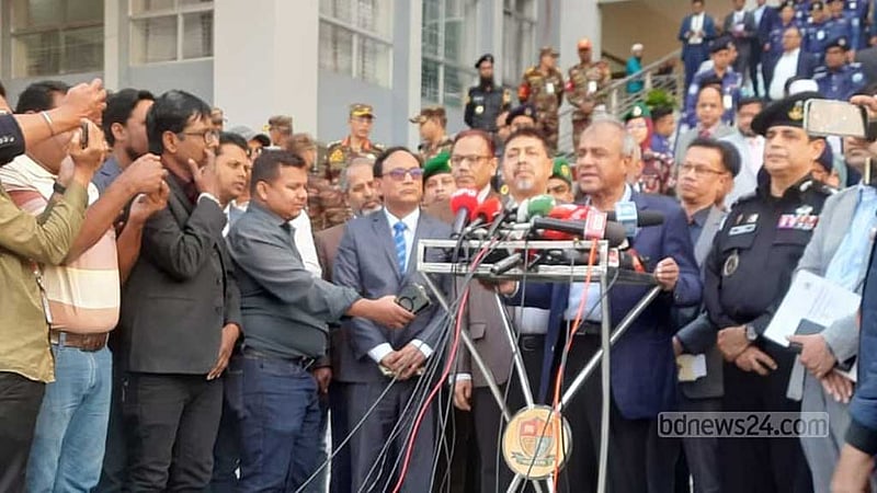 ‘মব ভায়োলেন্স’ বলে কিছু নেই, শান্তিপূর্ণ ভোট হবে: স্বরাষ্ট্র উপদেষ্টা