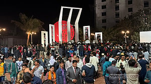 একুশের প্রথম প্রহরে রাজশাহীতে কেন্দ্রীয় শহীদ মিনার উদ্বোধন