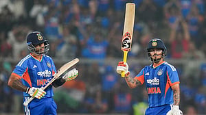 ছক্কার বৃষ্টি, রানের স্রোত, খরুচে ৫ উইকেট ও লিটনকে ছাড়িয়ে অ্যালেন