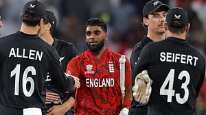 ইংল্যান্ডের রেহান জিইয়ে রাখলেন বাবা-মায়ের দেশ পাকিস্তানের আশা