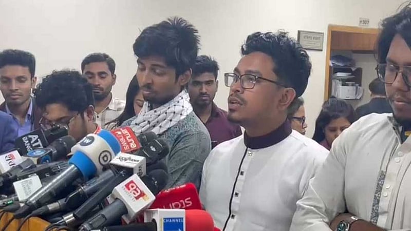 মোবাইল ফোন নিয়ে ইসির সিদ্ধান্ত ‘স্বৈরতান্ত্রিক’: সাদিক কায়েম