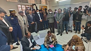 ‘সাহস থাকলে’ দেশে এসে কথা বলুক, সাভারে স্বরাষ্ট্র উপদেষ্টা