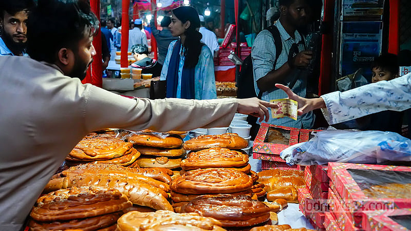 যেথায় মিলছে হালুয়া আর রুটি