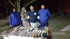 শরীয়তপুরে অস্ত্রসহ সাবেক ইউপি চেয়ারম্যান ও তার স্ত্রী আটক