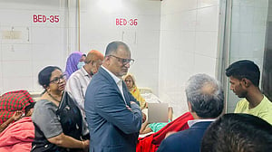 সেই শিশু গৃহকর্মীকে দেখতে হাসপাতালে উপদেষ্টা বশিরউদ্দীন