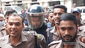 প্রতারণা: গ্রেপ্তারের পরদিন গায়ক নোবেলের জামিন