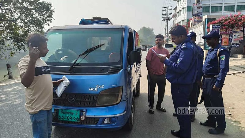 সিরাজগঞ্জে ট্রাফিক জরিমানায় ৪১ লাখের রেকর্ড