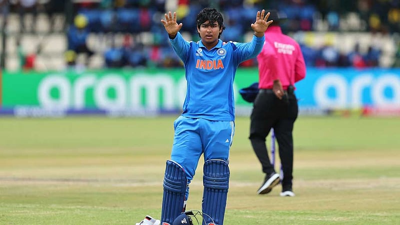 চার-ছক্কার বৃষ্টিতে রেকর্ডের মালা সাজিয়ে সুরিয়াভানশির ১৭৫