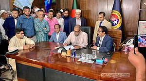 সিলেট সিটির নতুন প্রশাসক আব্দুল কাইয়ুম চৌধুরীর দায়িত্ব গ্রহণ