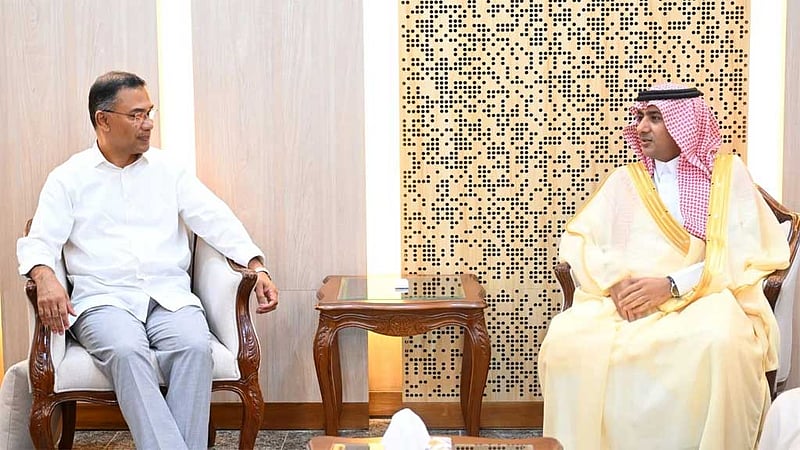 প্রধানমন্ত্রীর সঙ্গে সৌদি রাষ্ট্রদূতের সাক্ষাৎ