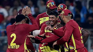 ওয়েস্ট ইন্ডিজের রান পাহাড়ে চাপা পড়ল জিম্বাবুয়ে