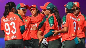 মেঘলার দারুণ বোলিংয়ে রোমাঞ্চকর জয়ে শুরু বাংলাদেশের