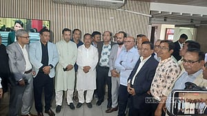 সচিবালয়ে যাওয়ার আগে প্রেসক্লাবে নতুন তথ্যমন্ত্রী