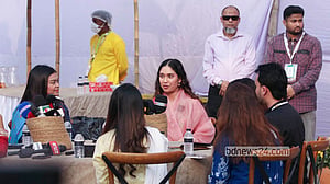 ‘চায়ের আড্ডায়’ শিক্ষার্থীদের ভাবনা শুনলেন জাইমা রহমান