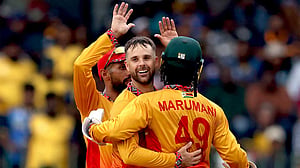 বোলিং বৈচিত্র্য দিয়ে ভারতকে চমকে দিতে চায় জিম্বাবুয়ে