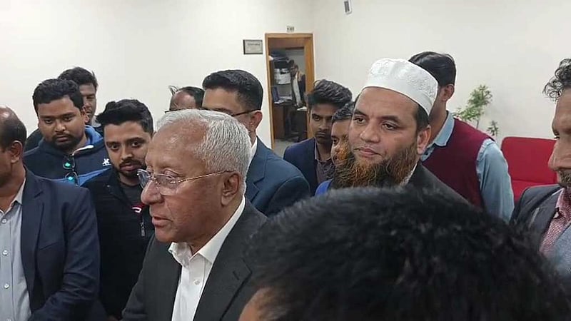 বাহরাইনে পোস্টাল ব্যালটের ভিডিও করা হয়েছে ‘আনন্দে’: ইসি সচিব