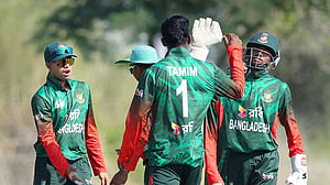 বৃষ্টির পর দিক হারিয়ে বাংলাদেশের হার