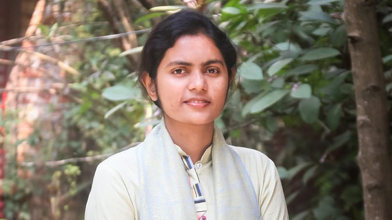হলফনামা: প্রবাসী স্বজন ও গণচাঁদায় মনীষার ভোট