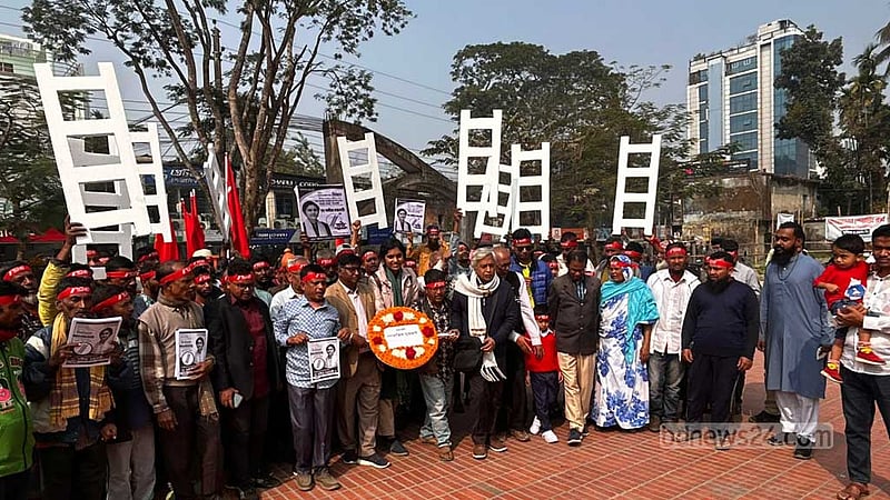 বরিশাল-৫: শহীদদের প্রতি শ্রদ্ধা জানিয়ে প্রচারে নামলেন বাসদের মনীষা