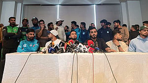 ‘ক্যামেরার সামনে আসা ক্রিকেটারদের হুমকি দেওয়া হচ্ছে’
