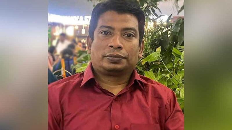 ফেইসবুকে ‘হুমকি’ দেওয়া সাবেক ছাত্রলীগ নেতাকে পুলিশে দিল জনতা