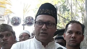 চট্টগ্রাম-১০: ভোটের প্রচারে প্রবাসীদের সমস্যার কথা বললেন সাঈদ নোমান