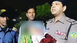 চট্টগ্রামে পার্কের গেইটে মিলল কাঁথা-চাদরে মোড়ানো ৩ মাসের শিশু