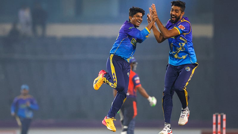 শেখ মেহেদির অলরাউন্ড নৈপুণ্যে রাজশাহীকে হারিয়ে ফাইনালে চট্টগ্রাম