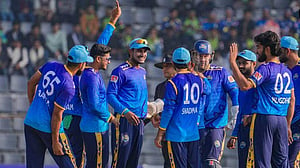 টালমাটাল সেই চট্টগ্রামই যেভাবে পৌঁছে গেল শীর্ষে