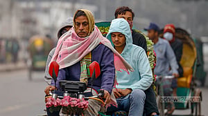 শীতে জবুথবু নগরবাসী