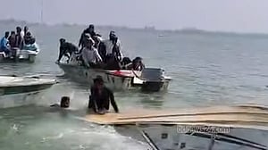 বাঁকখালী নদীতে দুই স্পিডবোটের সংঘর্ষে নারী নিহত