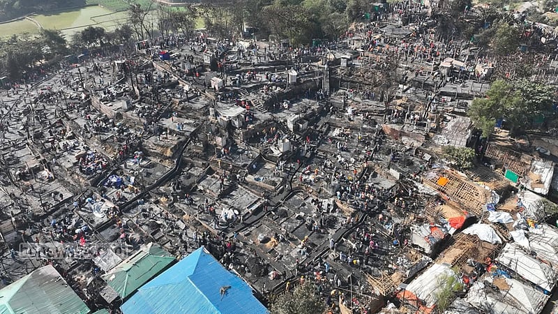 উখিয়ায় আশ্রয়শিবিরে আগুন, ঠাঁই হারালেন ২,২০০ রোহিঙ্গা