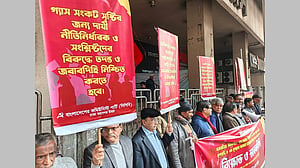 এলপিজি আমদানির ইচ্ছা বিপিসির, ‘প্রয়োজনে’ অনুমোদন, বলছেন উপদেষ্টা