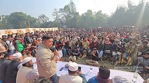 ভোটকেন্দ্র দখল করতে এলে নেতার পাঞ্জাবি ছিঁড়ে কর্মীদের বেঁধে রাখবেন: হাসনাত