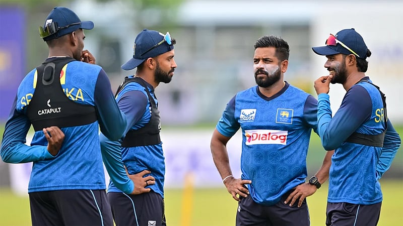 ধানাঞ্জায়াকে ফিরিয়ে ইংল্যান্ডের অপেক্ষায় শ্রীলঙ্কা