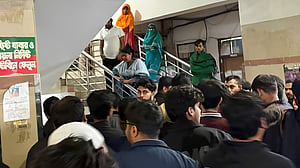 ঢাকা মেডিকেলে চিকিৎসককে মারধর, ৩ জনের কারাদণ্ড