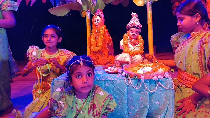 নগর ঢাকায় গ্রামীণ ‘পুতুল বিয়ে’