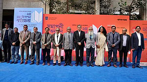 ‘গ্রন্থ সম্মাননা’ পেলেন নূরুল কবীর ও ইউসুফ সিদ্দিকি