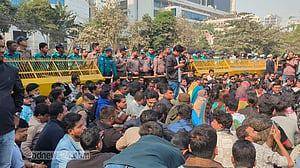 শেষ দিনের আপিল শুনানি করছে ইসি, ভবনের সামনে অবস্থান ছাত্রদলের
