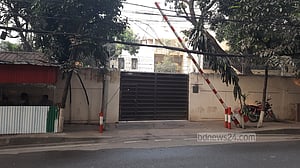 ‘ফিরোজা’ সুনসান, শূন্যতা পাশের বাড়িতেও