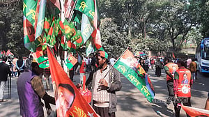 যেখানে সমাবেশ সেখানেই পতাকা নিয়ে প্রদীপ দাশ