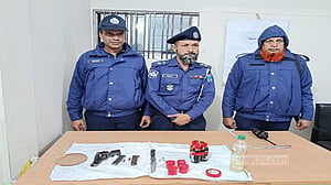 কাপাসিয়ায় অভিযান: অস্ত্র ও বিস্ফোরক উদ্ধার