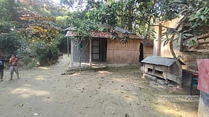 গোপালগঞ্জে বাবা-মাকে জ্যান্ত কবর দেওয়ার চেষ্টা, দুই ছেলে কারাগারে